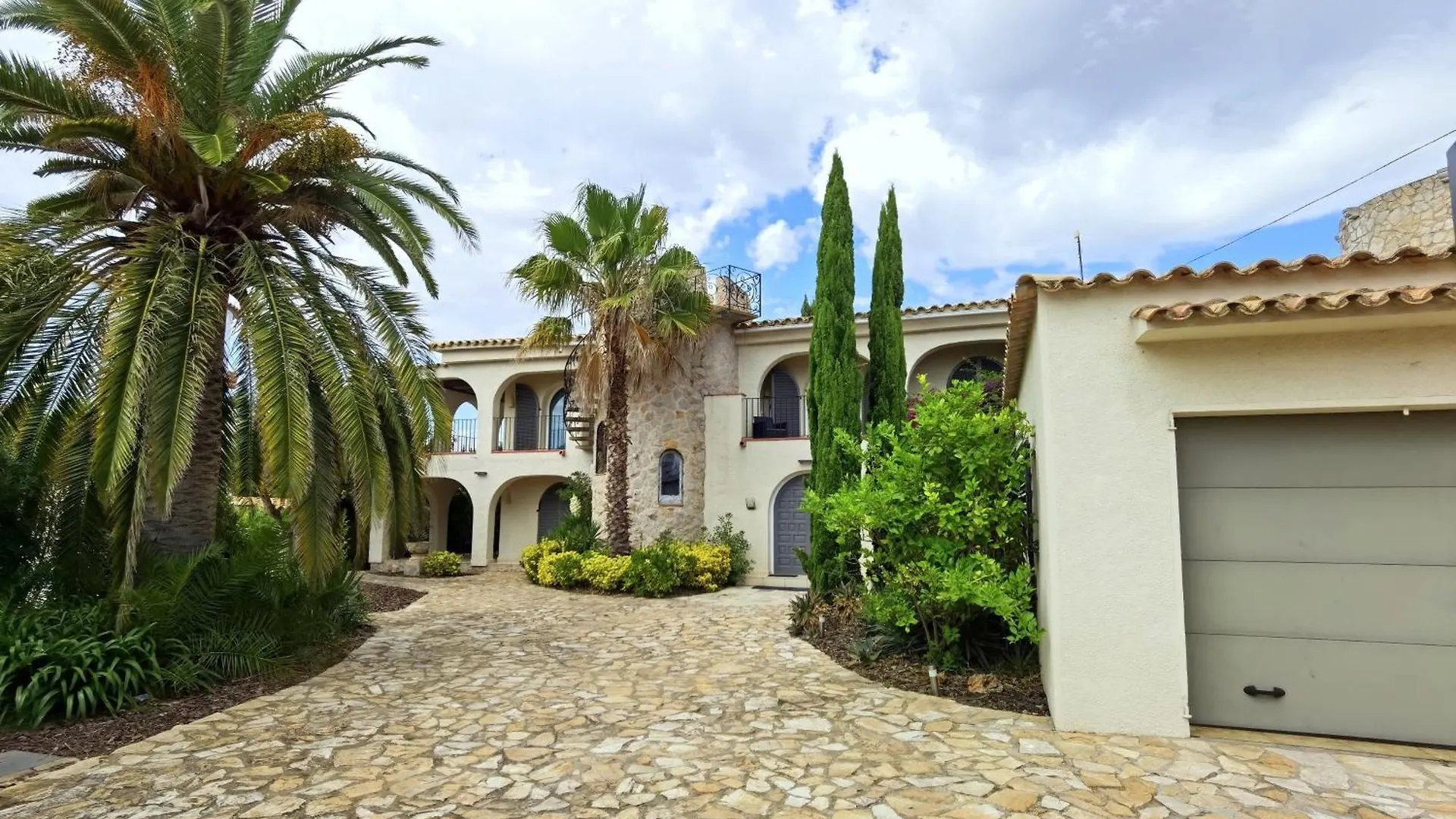 Leon Inmo Villa Royal - 10500 Empuriabrava