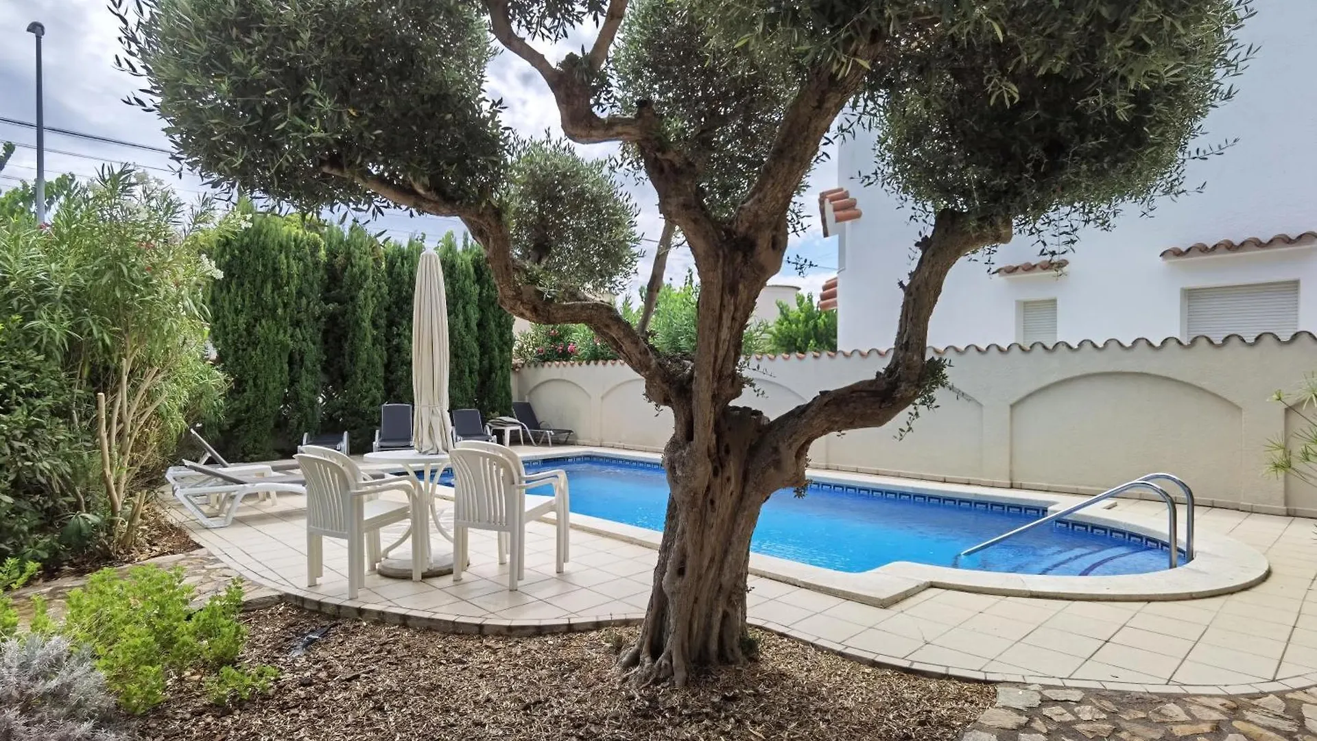 Leon Inmo Villa Royal - 10500 Empuriabrava