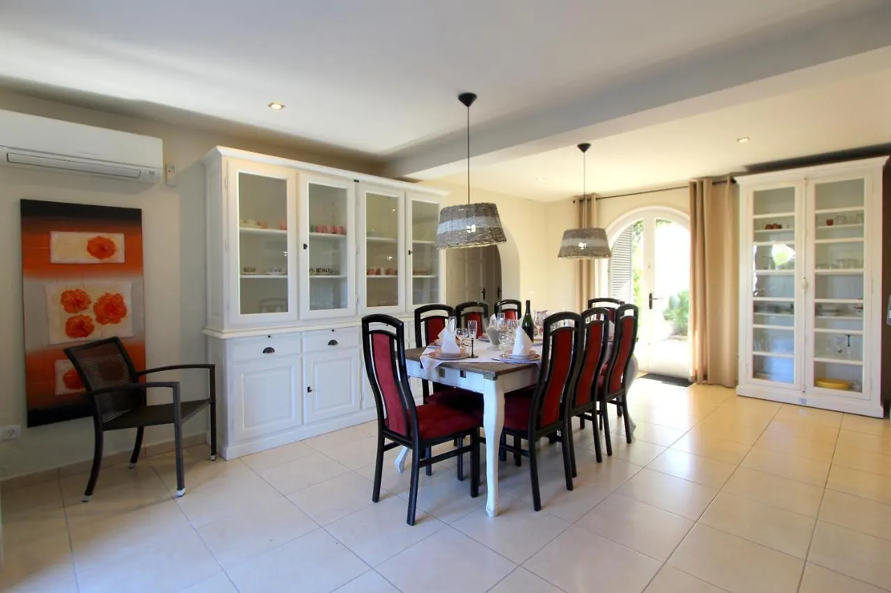 Leon Inmo Villa Royal - 10500 Empuriabrava Spain