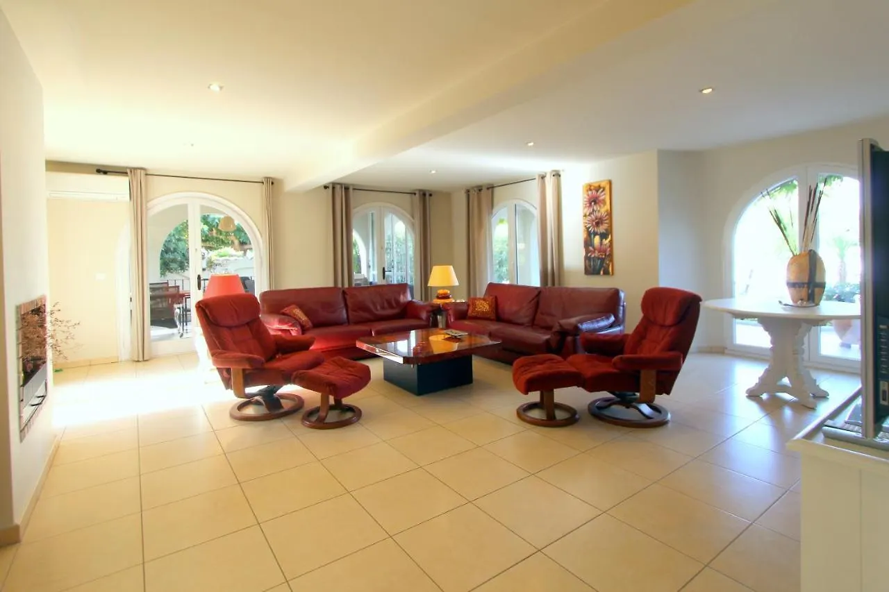 Leon Inmo Villa Royal - 10500 Empuriabrava